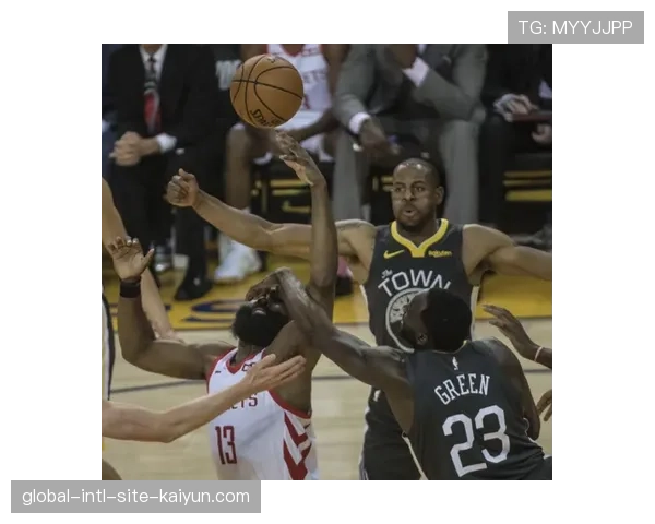 勇士进攻体系依赖历史级投射 防守端经验弥补不足